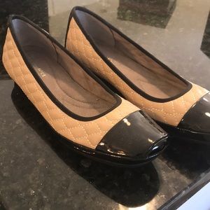 Naturalizer mini-wedge